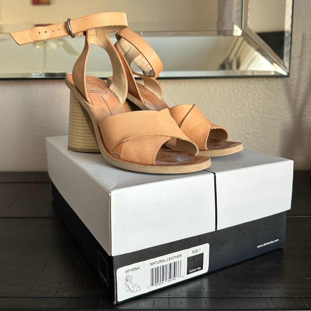 Dolce Vita Athens sandal